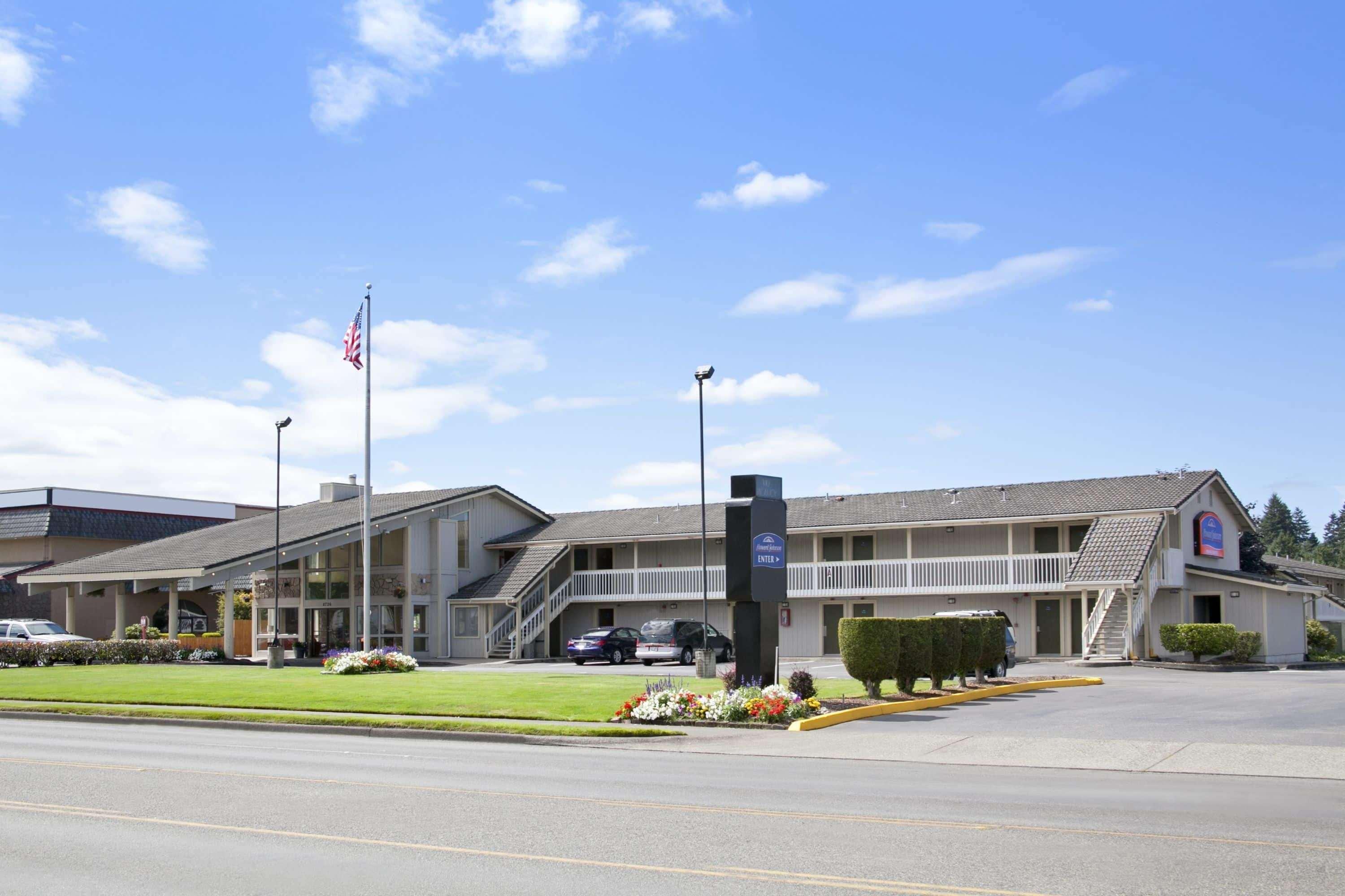 South Tacoma Suites Экстерьер фото