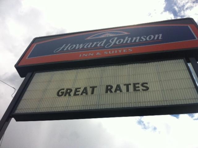 South Tacoma Suites Экстерьер фото